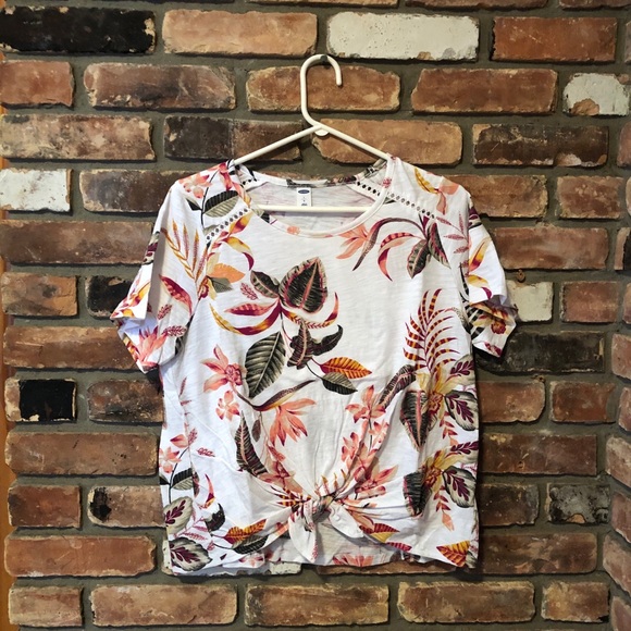 Woman’s Floral Front Knot T-Shirt - Picture 1 of 5
